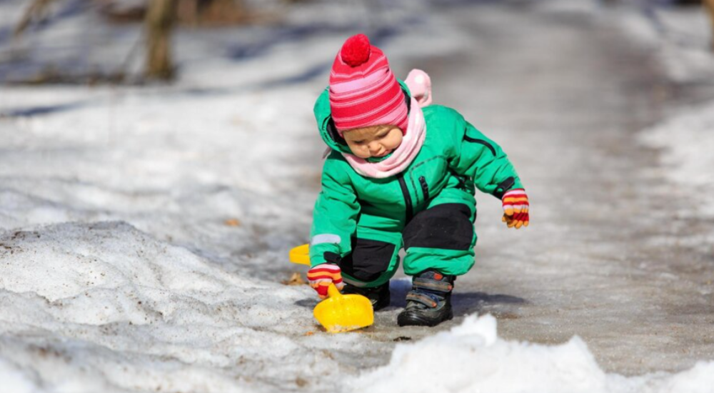 Можно ли бороться с гололедом экологично: 9 необычных способов
